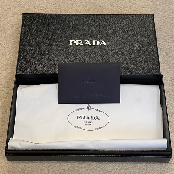 Prada saffiano long wallet - Picture 2 of 12